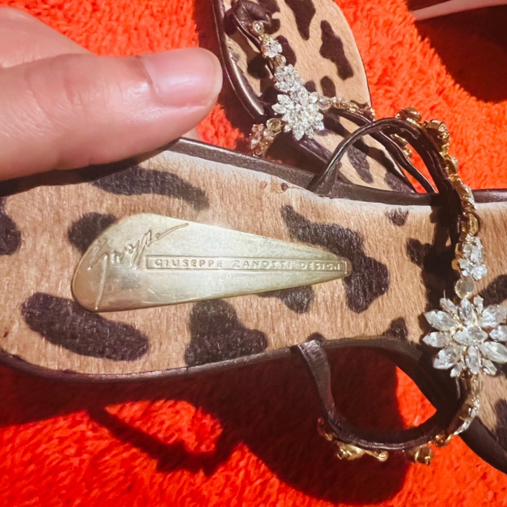 Beautiful Giuseppe Zanotti Vicini thong sandals crystals calf hair Size 39.5 - Picture 3 of 8